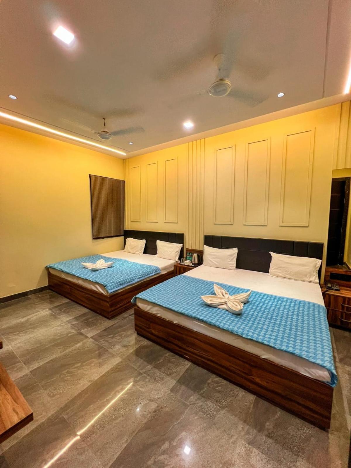 Gsm Hotel วรินดาวัน ภายนอก รูปภาพ